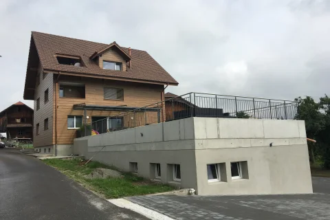 Neuaufbau Wohnhaus, Geiss